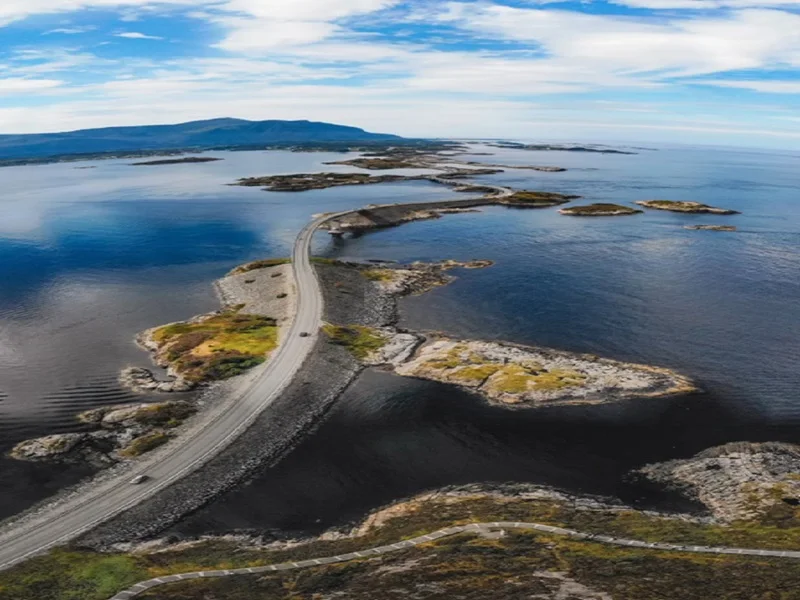 Norway roadtrip from Oslo to the Atlantic Road, across small islands and dramatic scenery.