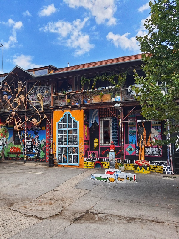 Graffiti στη Metelkova – εναλλακτικό πολιτιστικό κέντρο της Λιουμπλιάνα με street art