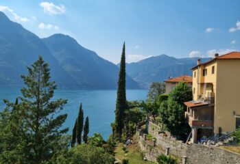 lake-como-italy-traditional-houses-mountain-view