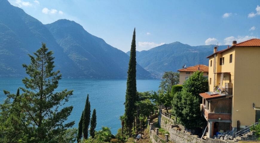 lake-como-italy-traditional-houses-mountain-view