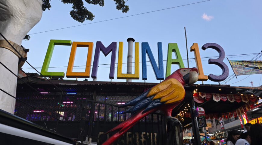 comuna13-colorful-sign-medellin