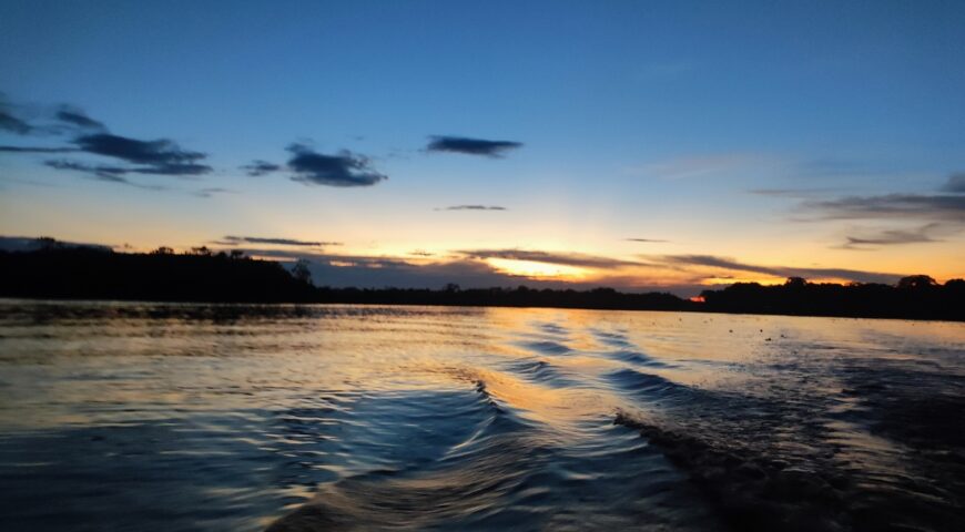 amazon-river-sunset-boat-altervan