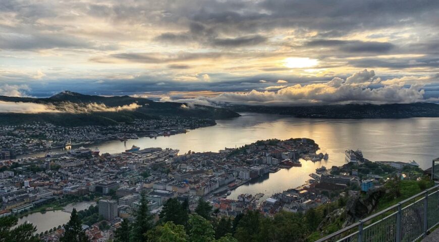 mpergken-bergen-fjord-panorama
