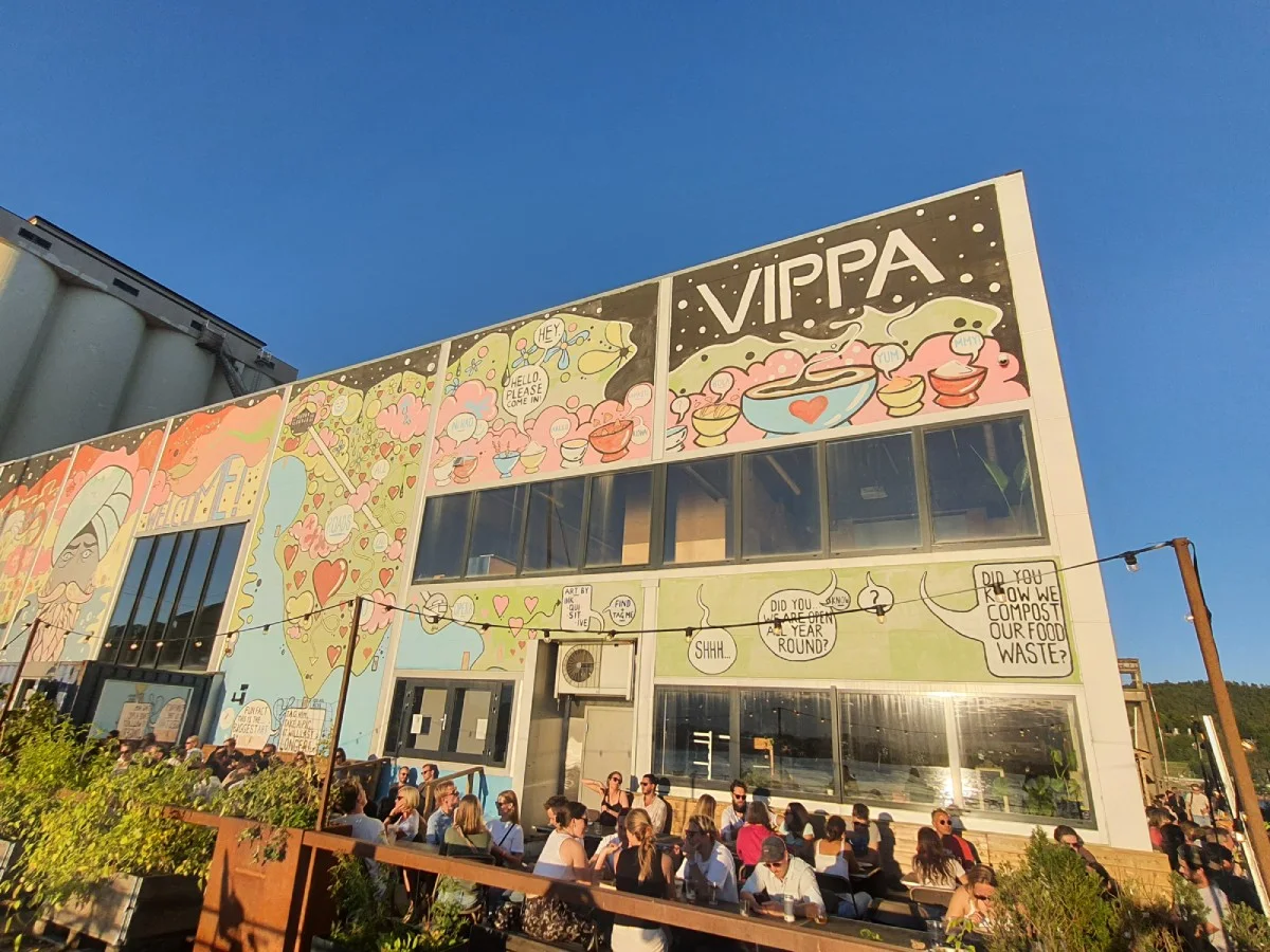 Vippa Oslo, πολύχρωμος χώρος street food δίπλα στη θάλασσα