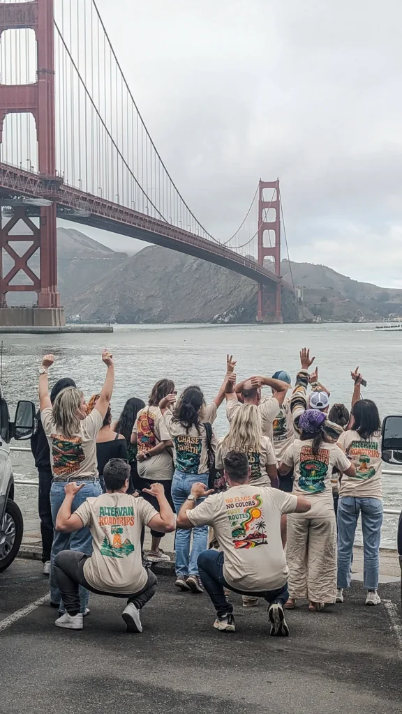 Όλη η παρέα μπροστά στη Golden Gate