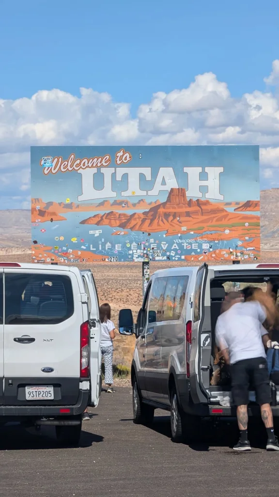 Τα βαν μας στην πινακίδα της Utah